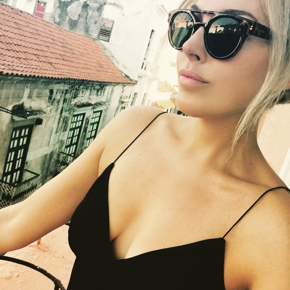 Meet your Posher, Rebecca